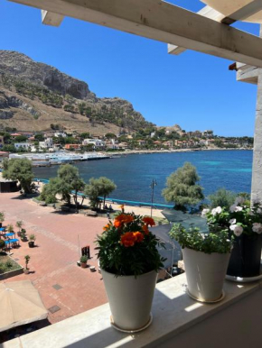 La Piazzetta a Mare Holiday House